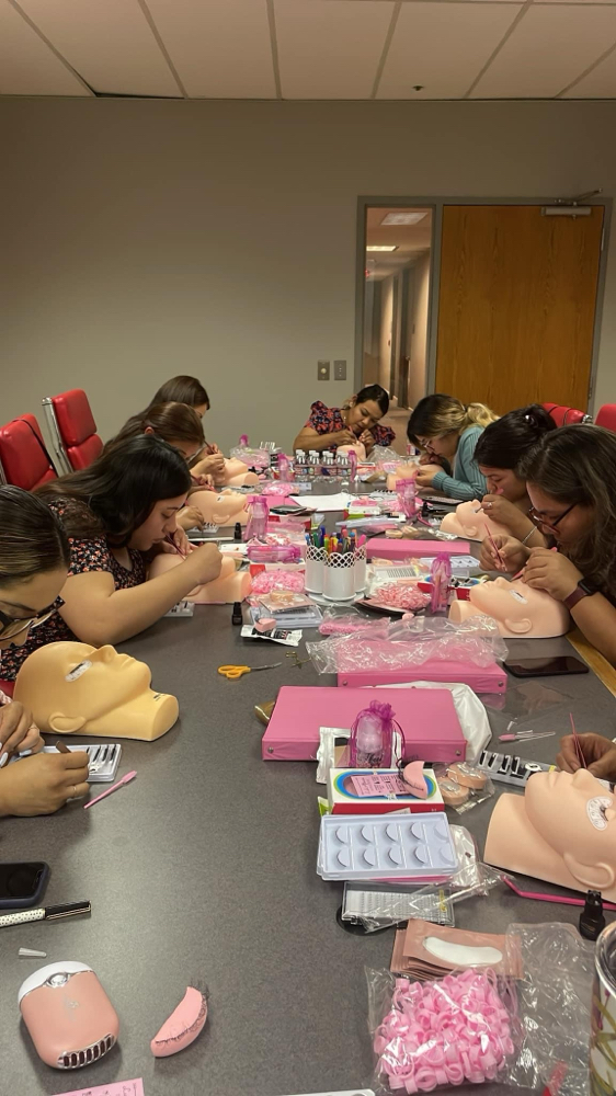 Group Eyelash Extension Class