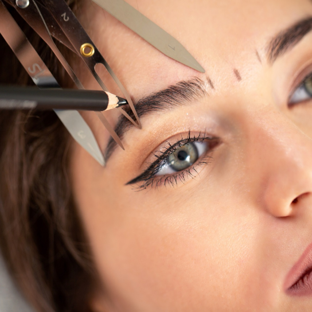 Brow Wax Re-Shape