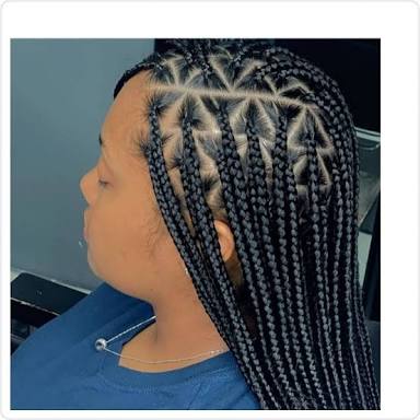 Triangle Knotless Braids(Medium)
