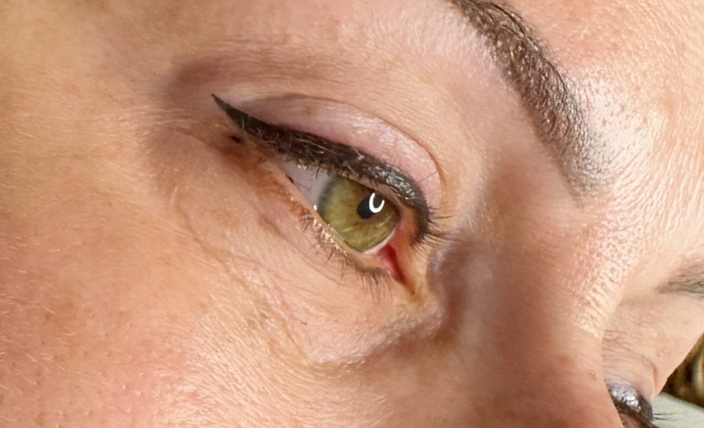 Eyeliner Year + Touch Up
