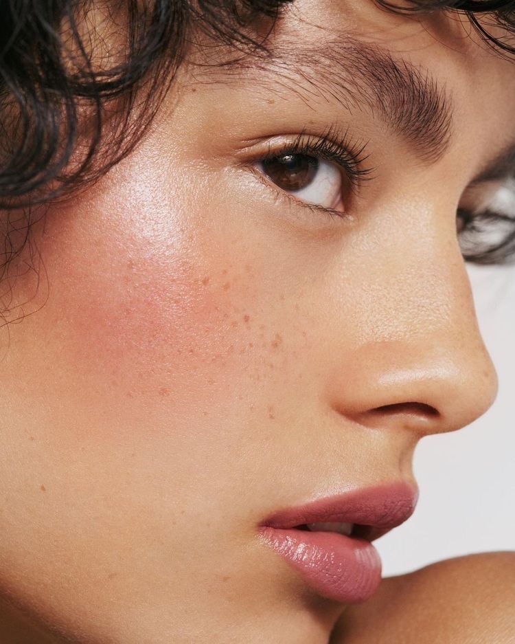 Facial Waxing – Upper Lip & Nose