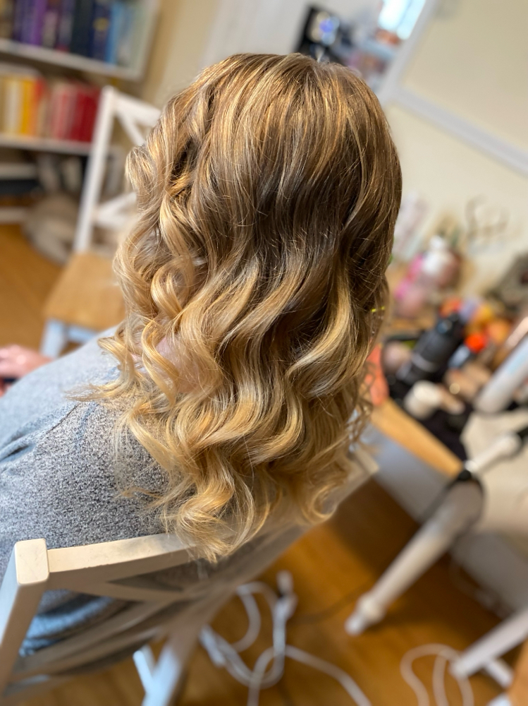 Haircut w/ blowdry