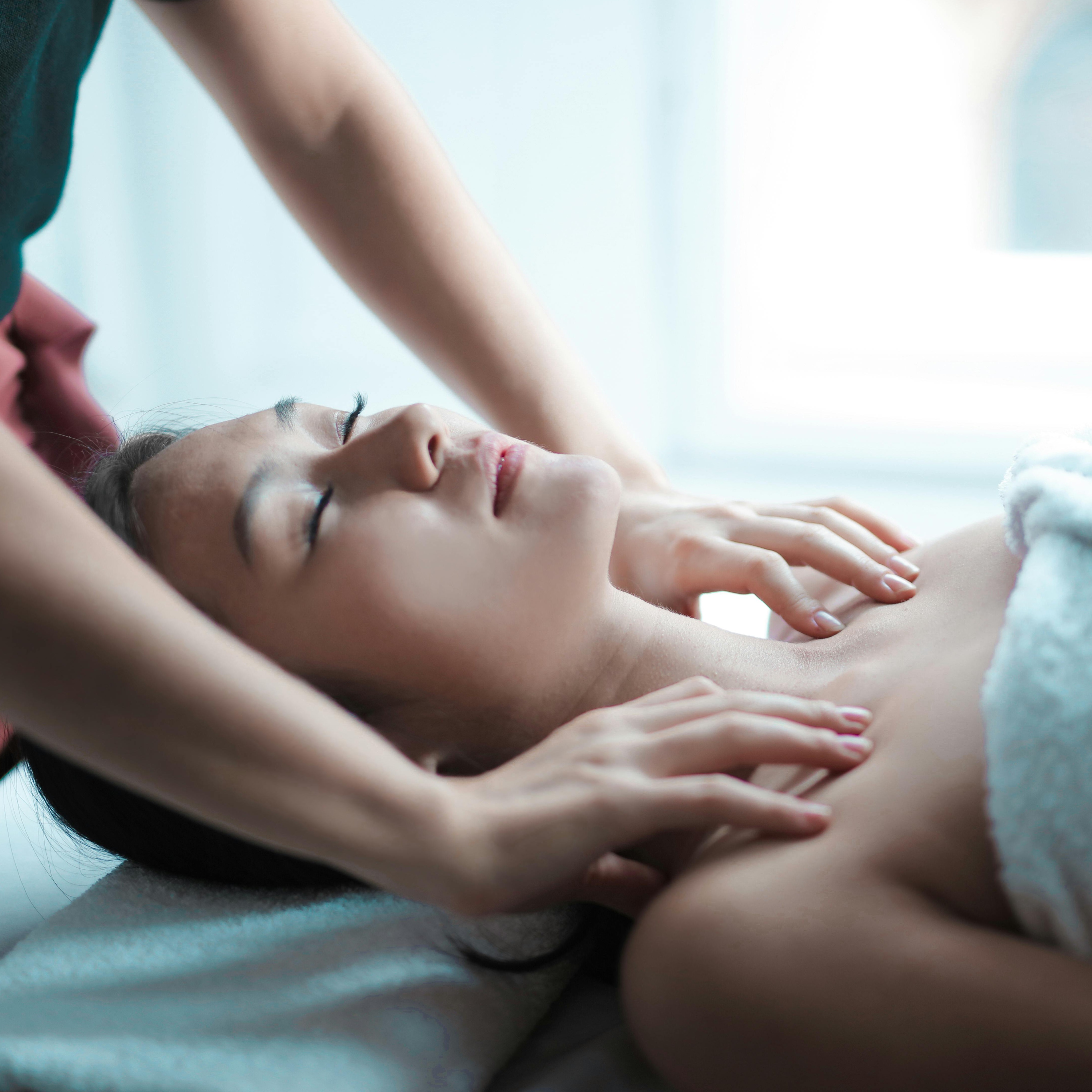 Swedish Massage 90 minute at Luxxanna in Lincoln, NE