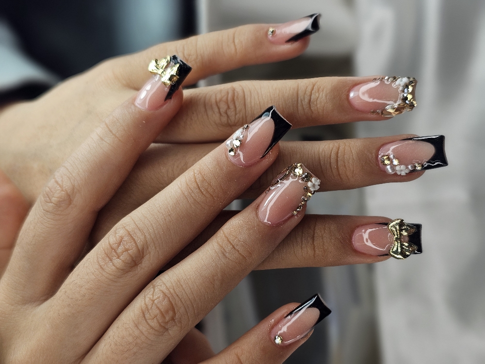 Full Set/Fill In/Medium-level Art at Glam Nails Studio in Charlotte, NC