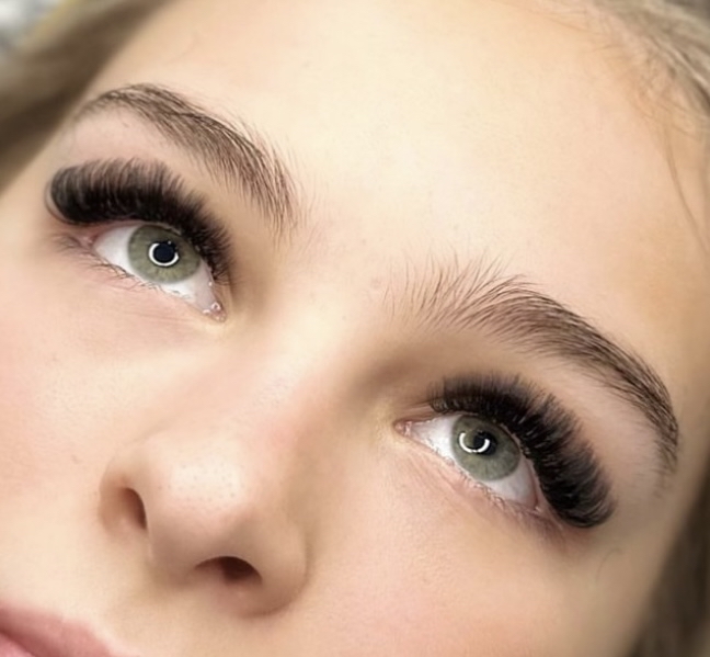 Full Set Volume Lashes