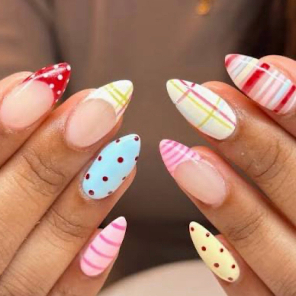 Dipping powder On Natural Nail at Aura Nail Studio in Costa Mesa, CA