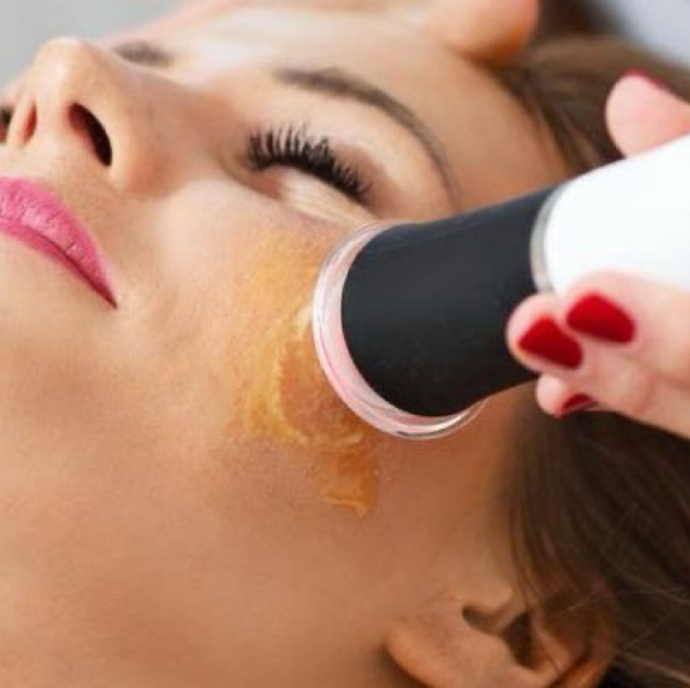 OxygeOxygen bubble CO2 + LEDTherapy at Vanessa Yarce in Miami, FL