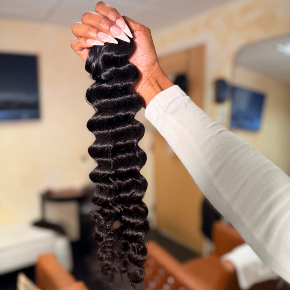 Loose Curl at Stylesby.anna in Los Angeles, CA