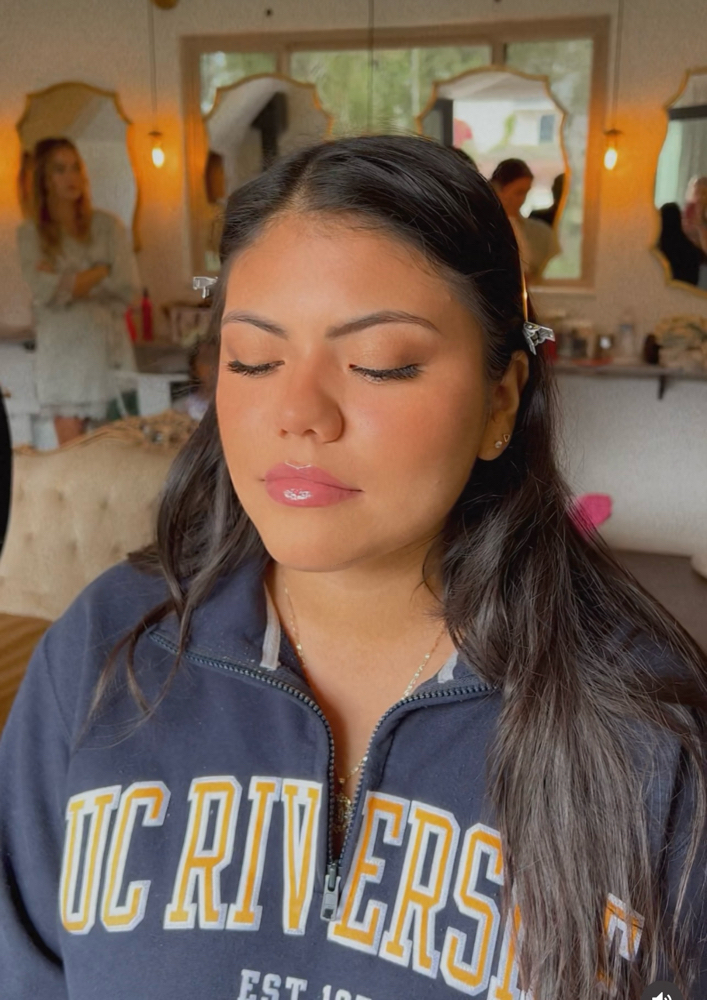 Girls 1:1 Makeup Lesson