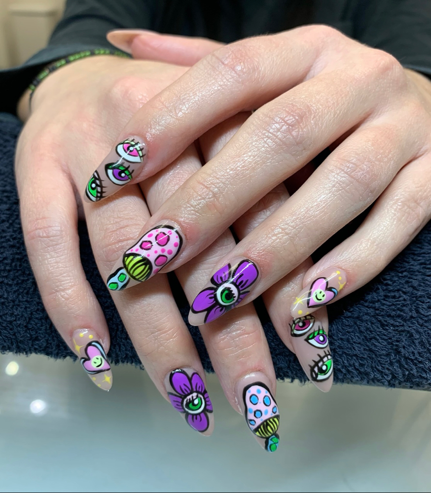 Full Set W/ Very Detailed Nail Art
