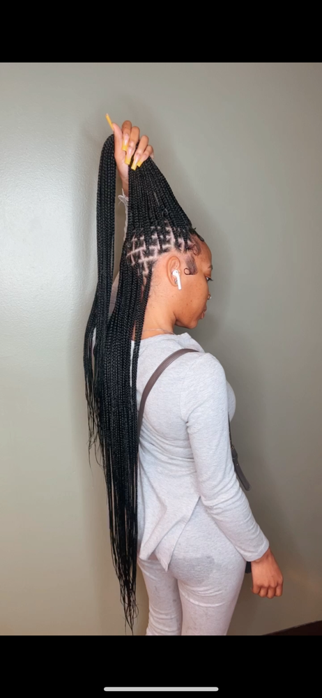 Medium Butt Length Knotless