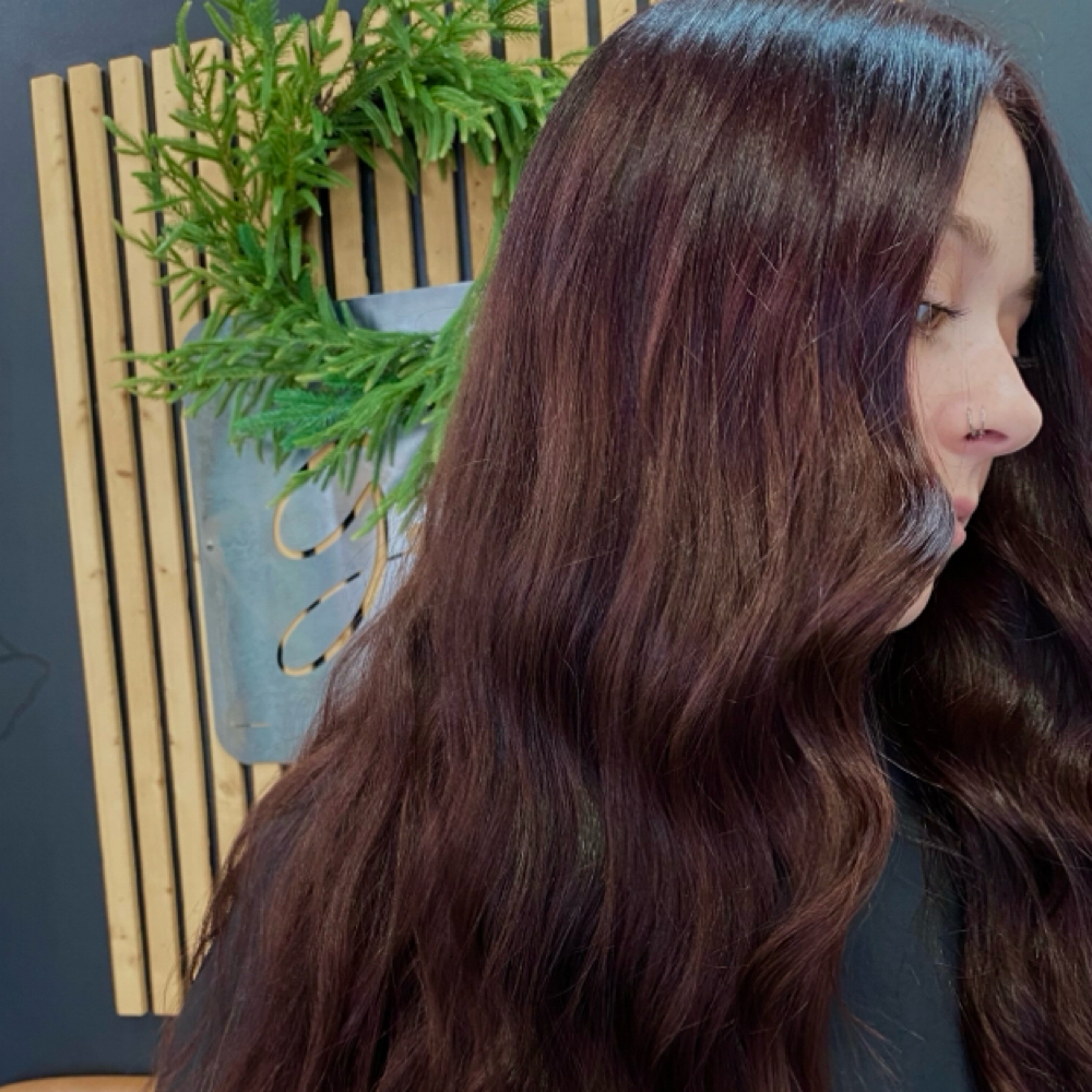 Shampoo w/ Extensions at Hairby.Chevellemae in Canton, OH