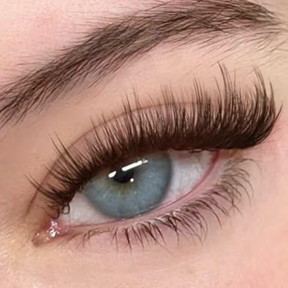 Brown wispy fuffy set at HEX Beauty Bar in Olive Branch, MS