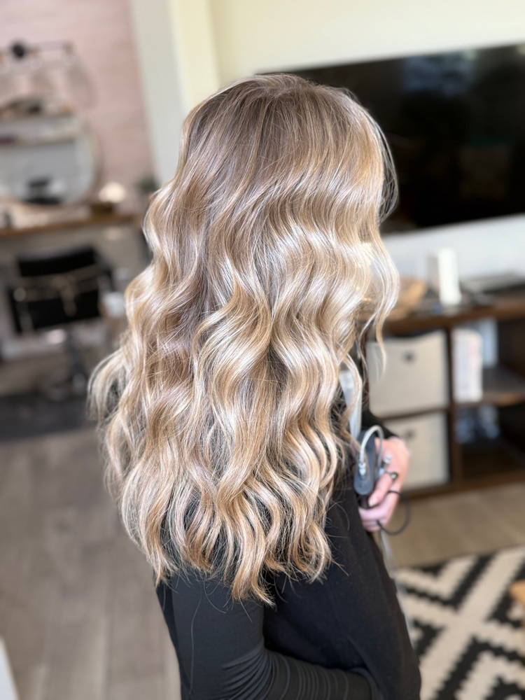🌿 The Mini Blonde