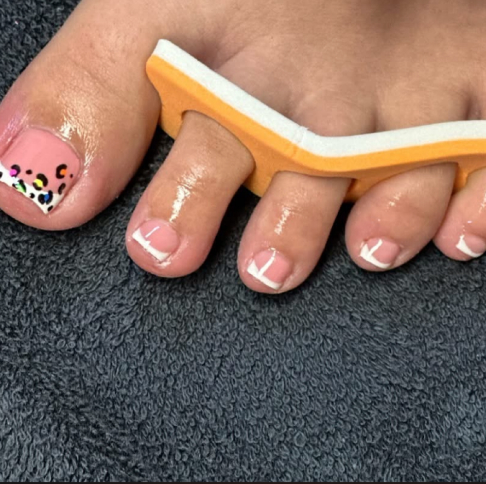 (Dry Pedi) Gel On Toes at Mi Nails LLC in Waynesboro, VA