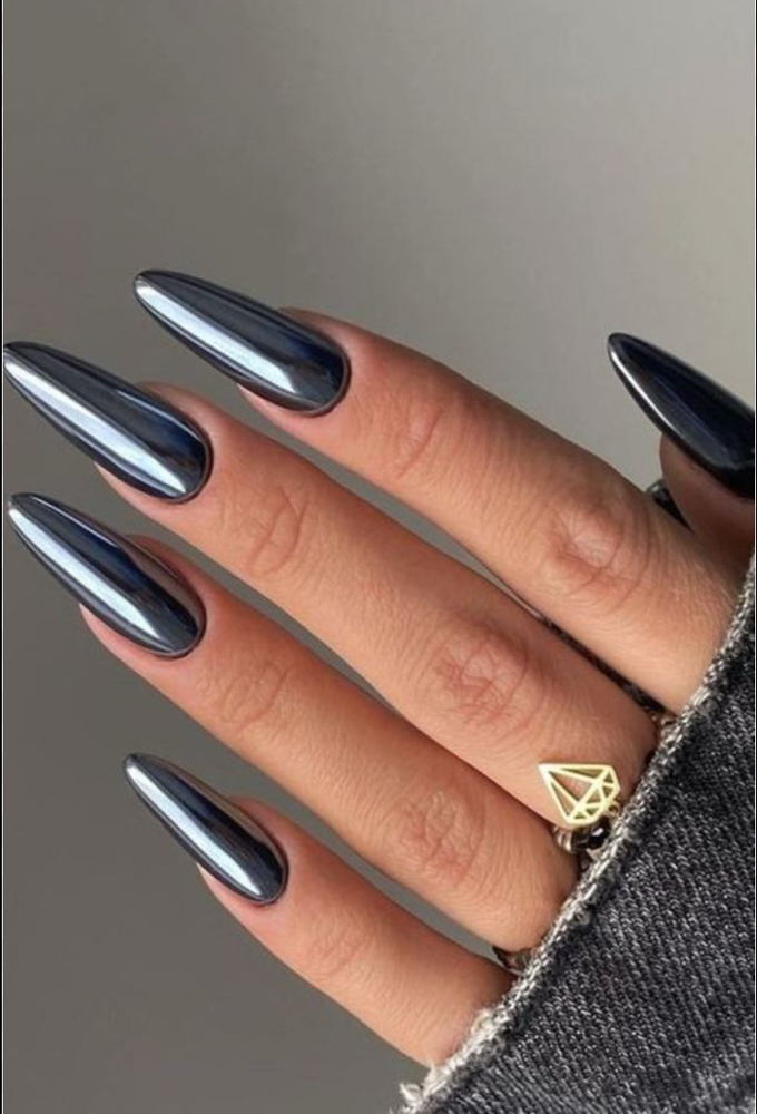 Chrome nails