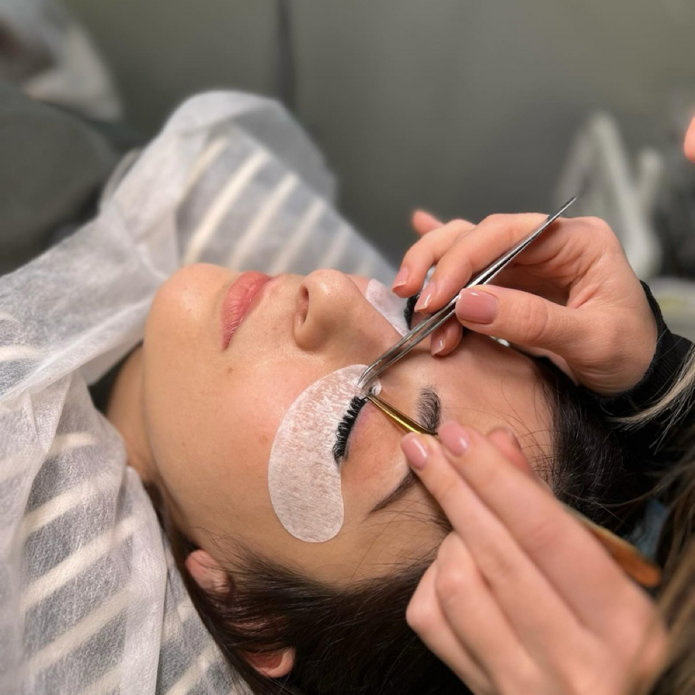 Lash extensions Fill-in at Dania's Dominican Beauty Salon in Hicksville, NY