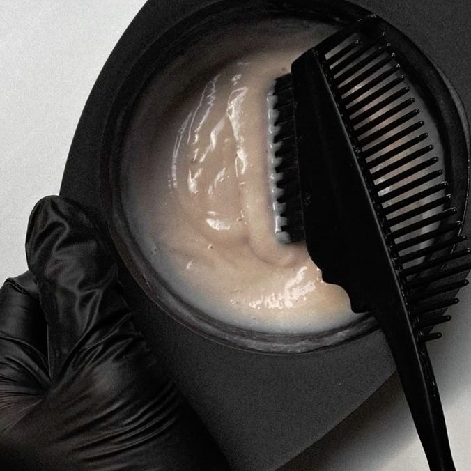 Roots Touch Up at Blondies & Co. in Roselle, IL