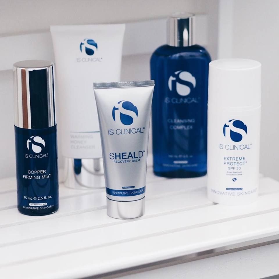 iS  Clinical Brighteing Facial