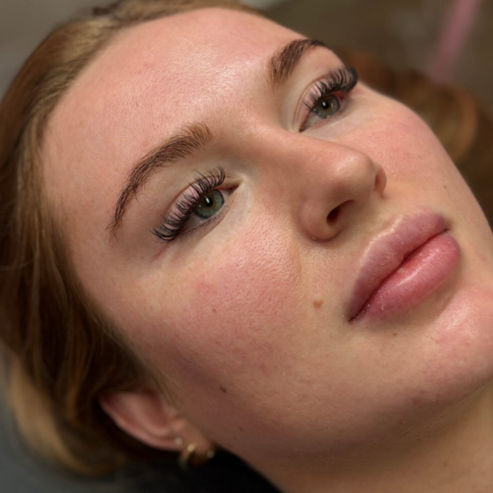 Hybrid Lash Extensions at Queens Beauty Bar in Indianapolis, IN