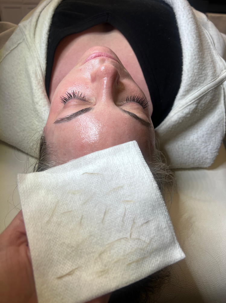 Dermaplane With Glow & Go Facial