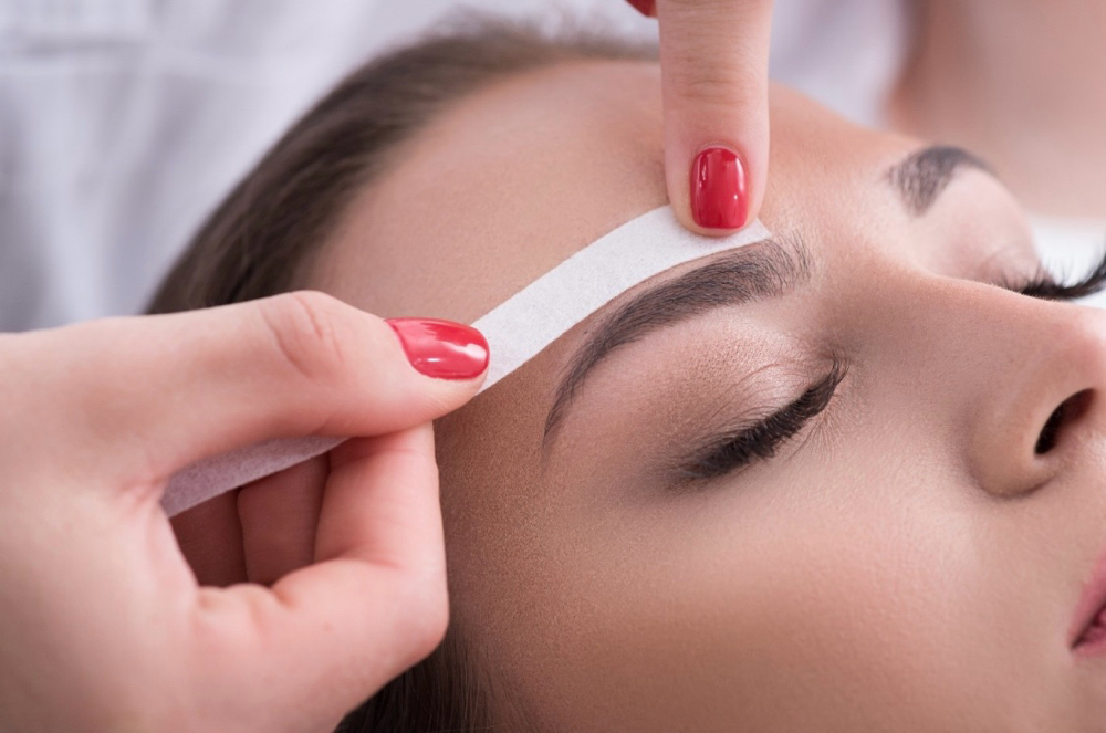 Eyebrows Waxing