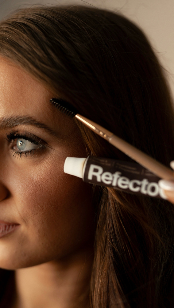 brow tint