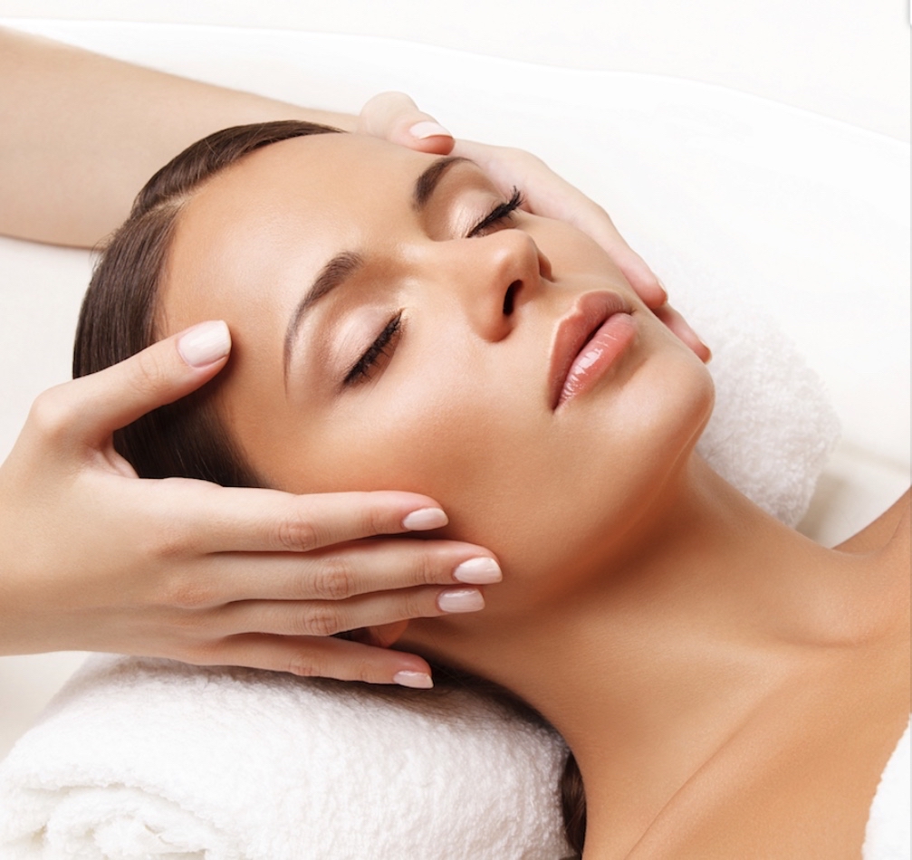 Shine Signature Facial (60-75 Mins)