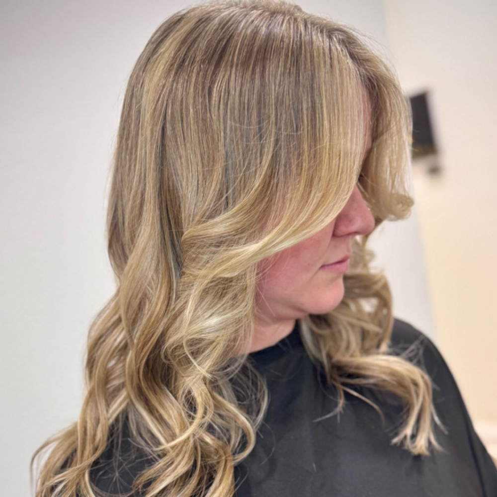 Mini Highlight at Beauty Works by Lizzy in Lutz, FL