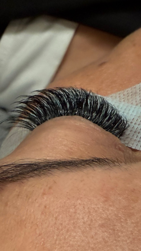 Hybrid Eyelash Extensions