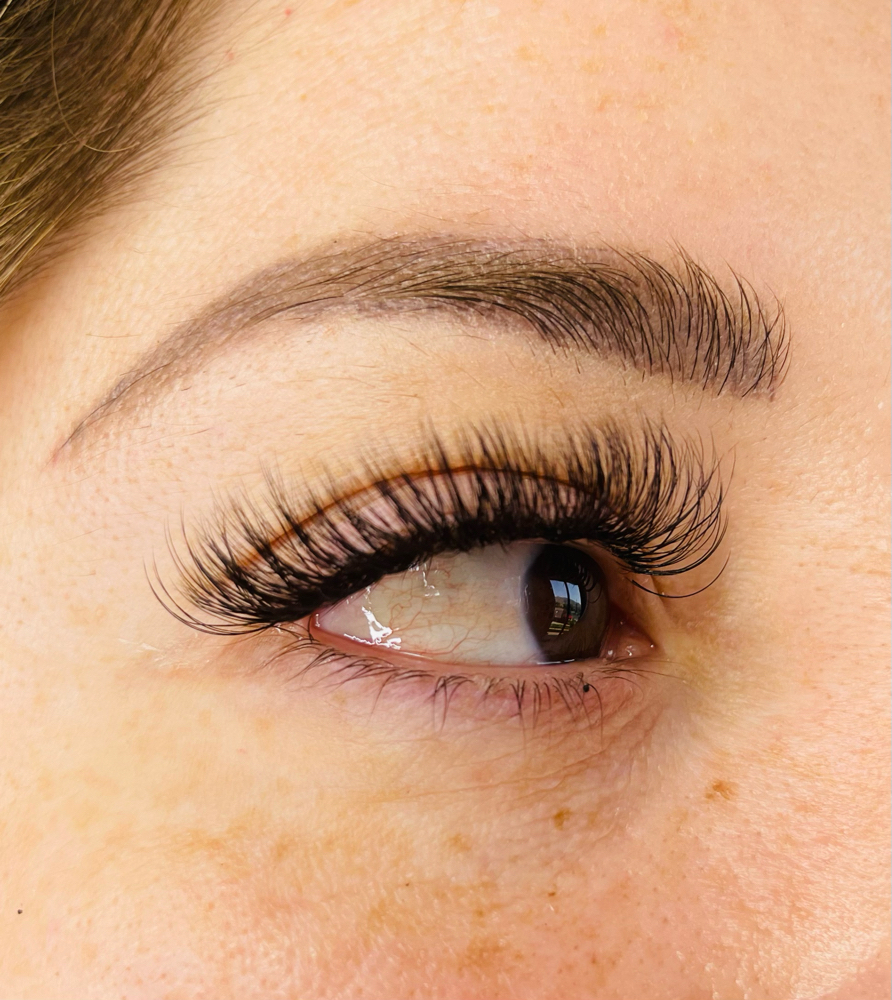 Hybrid Eyelash Extensions