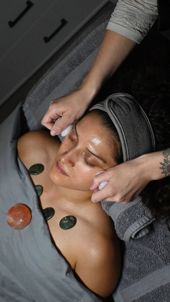 Santosha Signature Divine Facial