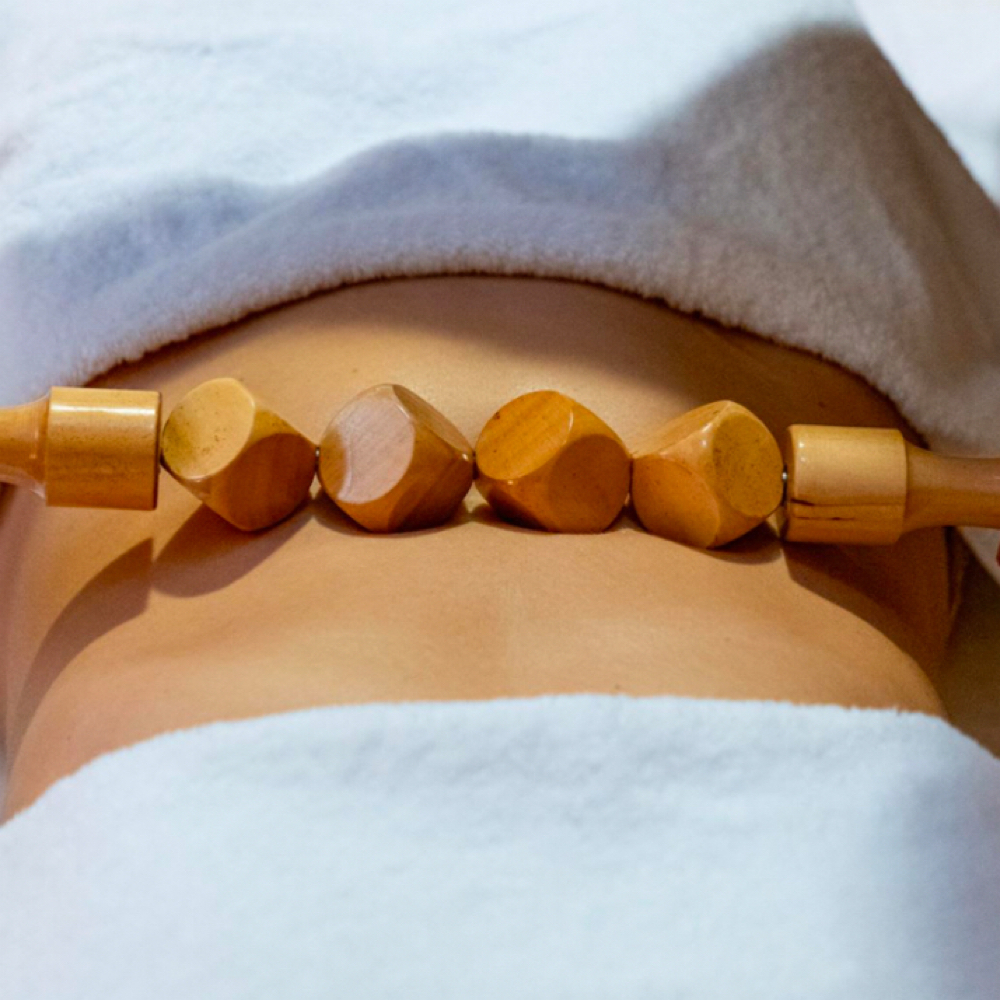 Snatch My Waist Wood Therapy at Refresh Ur Image Beauty Bar and Spa in Alta Loma, CA