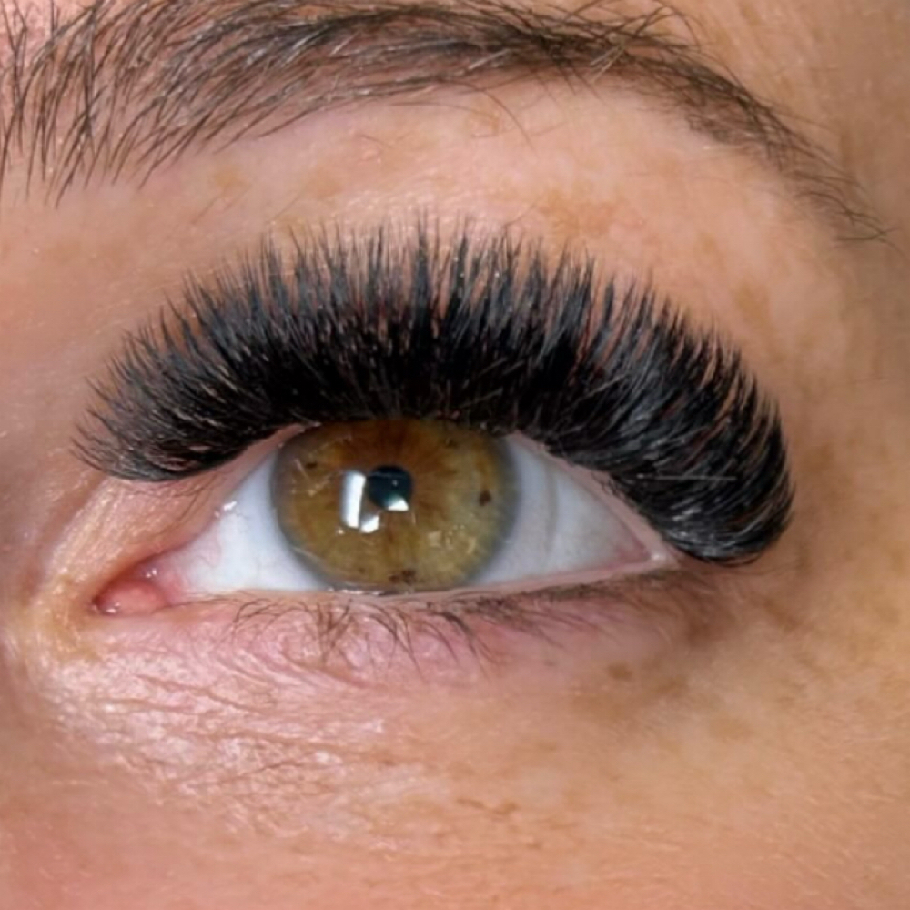 Mega Full Set at Aura Lash & Brow Studios in Tampa, FL