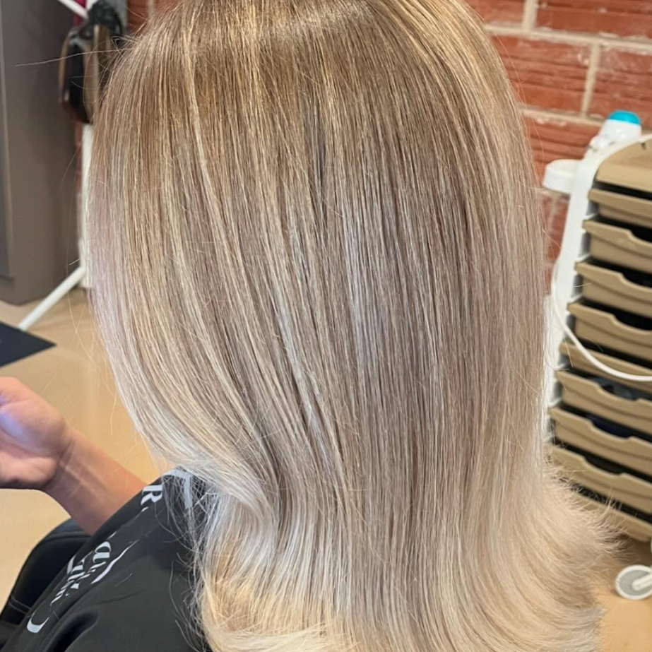 Full Highlight at MUSE Beauty Lounge in Taylor, TX