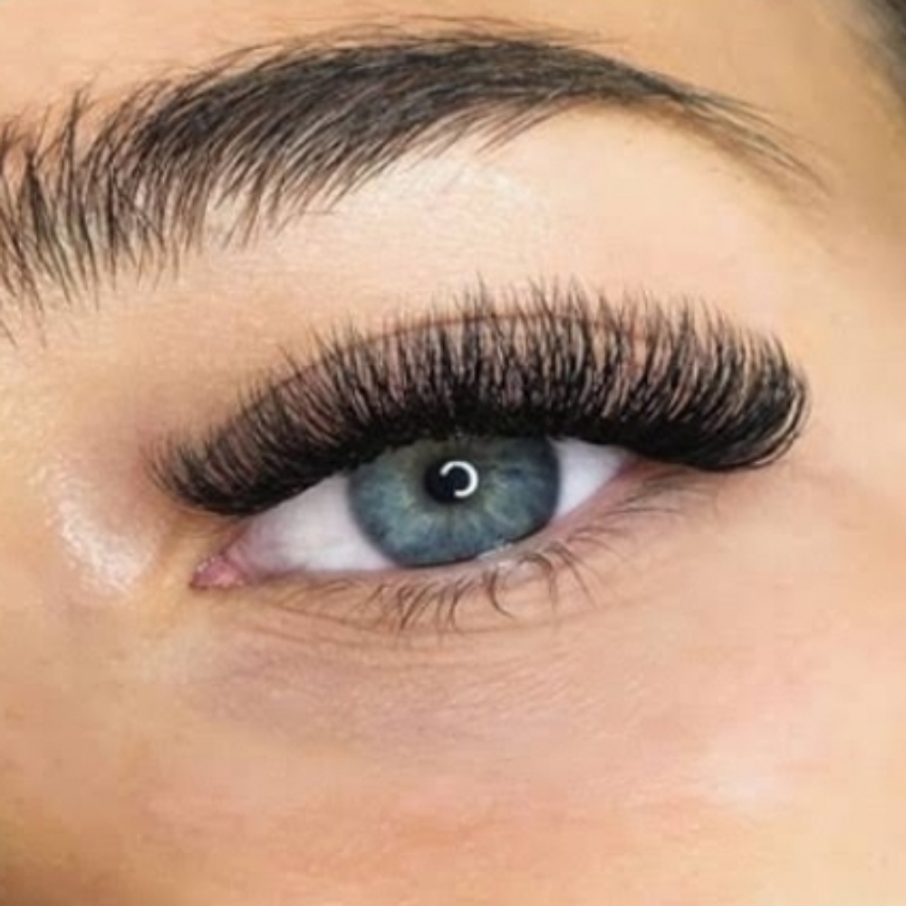 VOLUME FULL SET at Luna Lash Artistry in Newton Highlands, MA