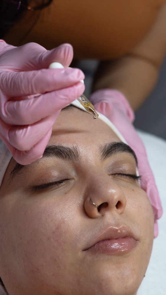 Massage & Hydration Facial🌿