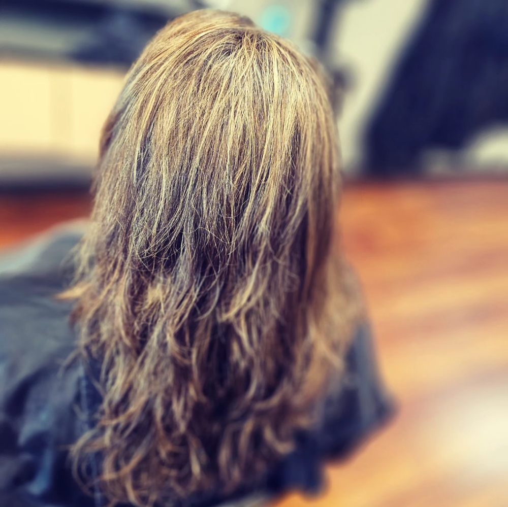 WOMEN SHAMPOO CUT BLOWDRY