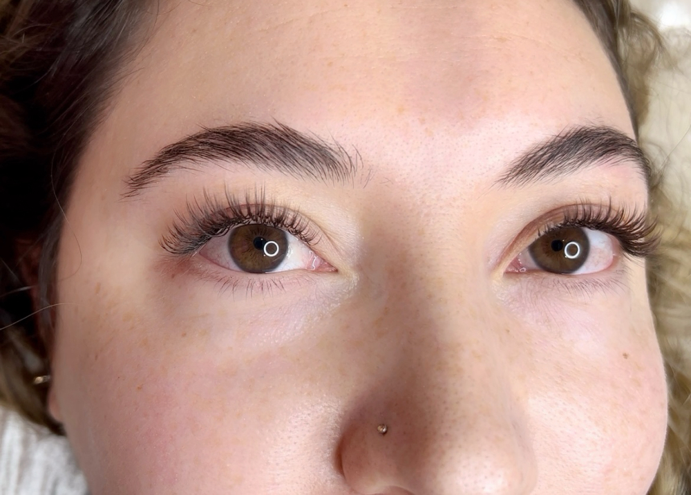 Wet-Look Eyelash Extensions