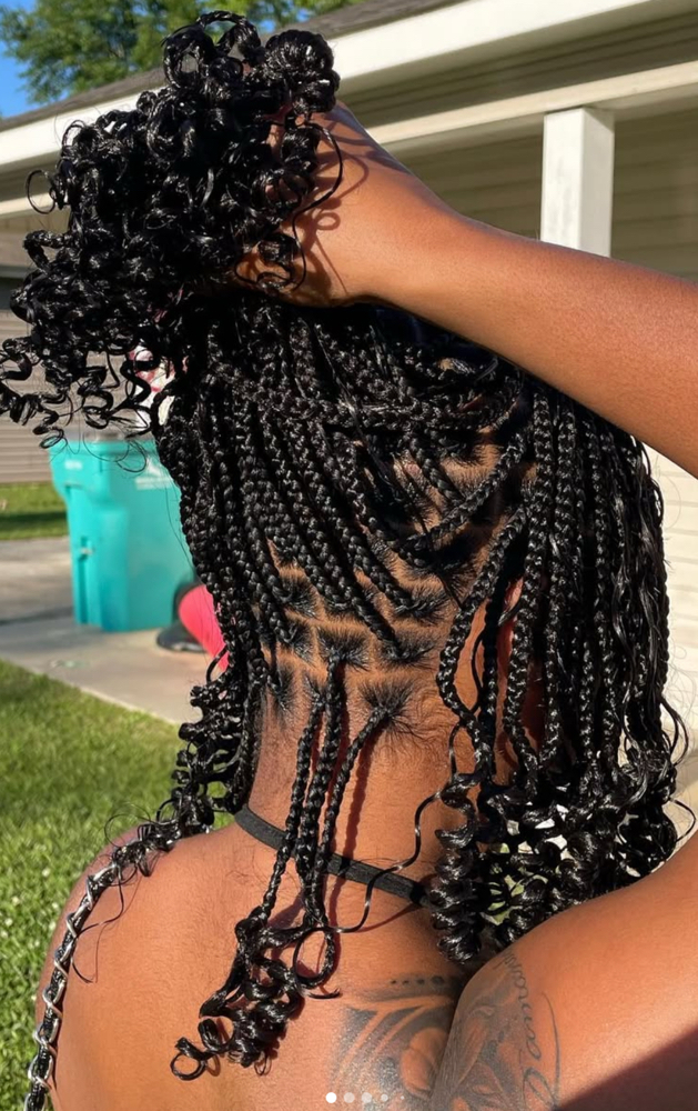 Short Knotless Braids (Curly Ends)