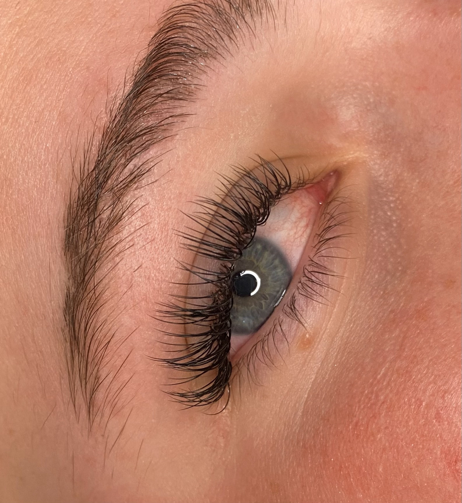 Fill Of Classic Lashes