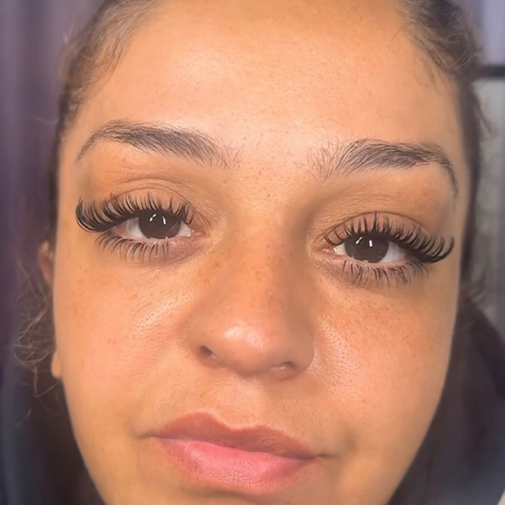 Wet Set at Meenahsbeauty in Clifton, NJ