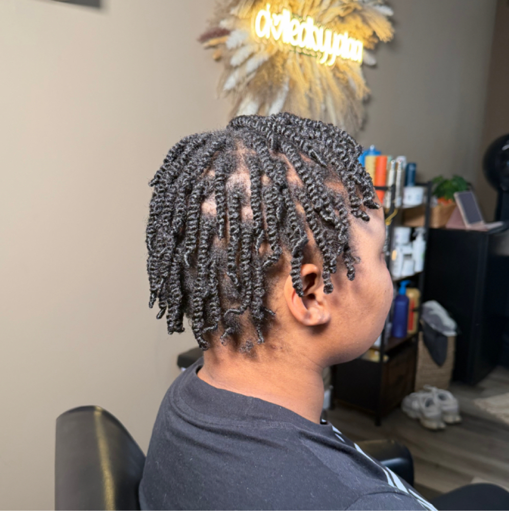 Single Twist at dolledbyyalaa in Youngstown, OH