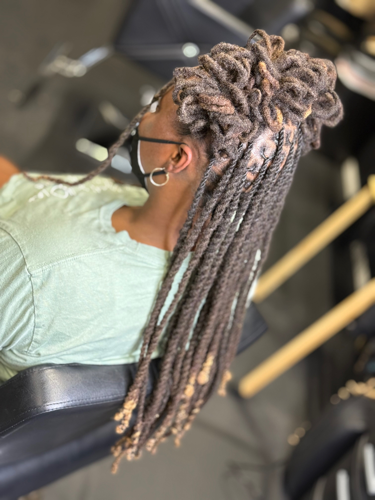 Wash, Retwist &  Style (Lower Back)