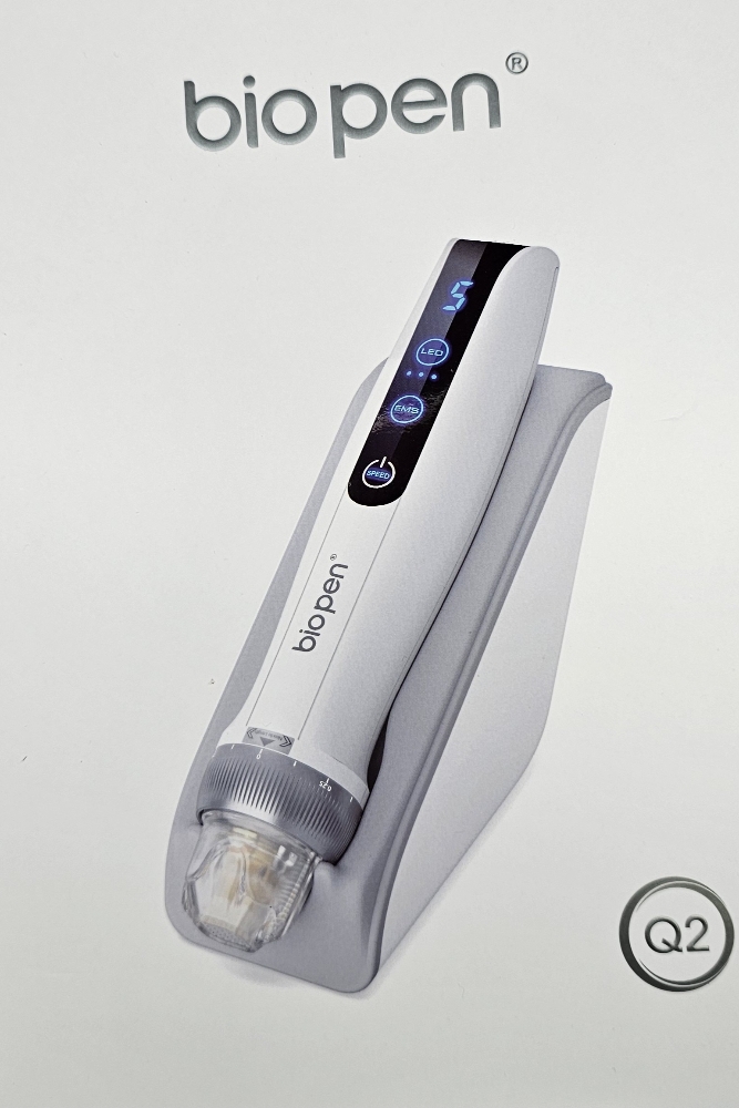 Microneedle with Microcurrent & LED