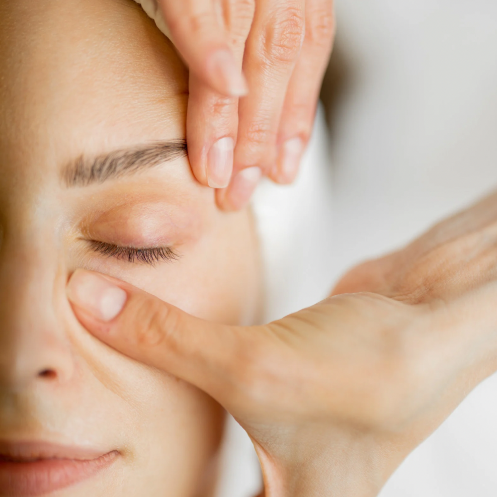 Sculpting Facial