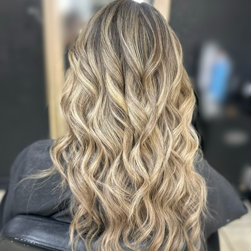 Womens Highlights at Style Lounge in Laredo, TX