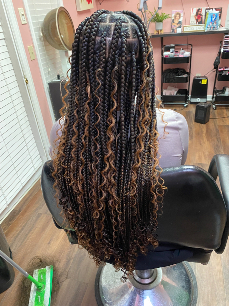 Bohemian knotless braids (medium)