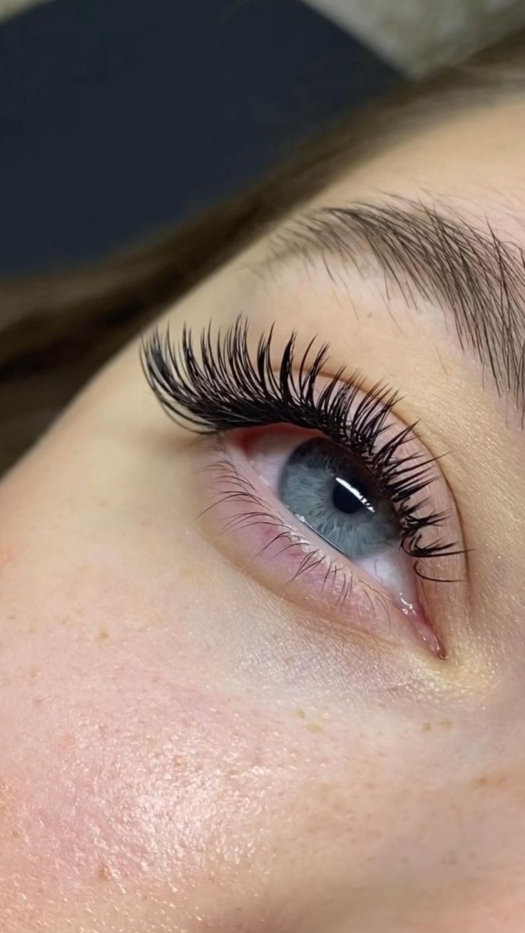 WET  LOOK LASHES / GLOSSY FULL SET