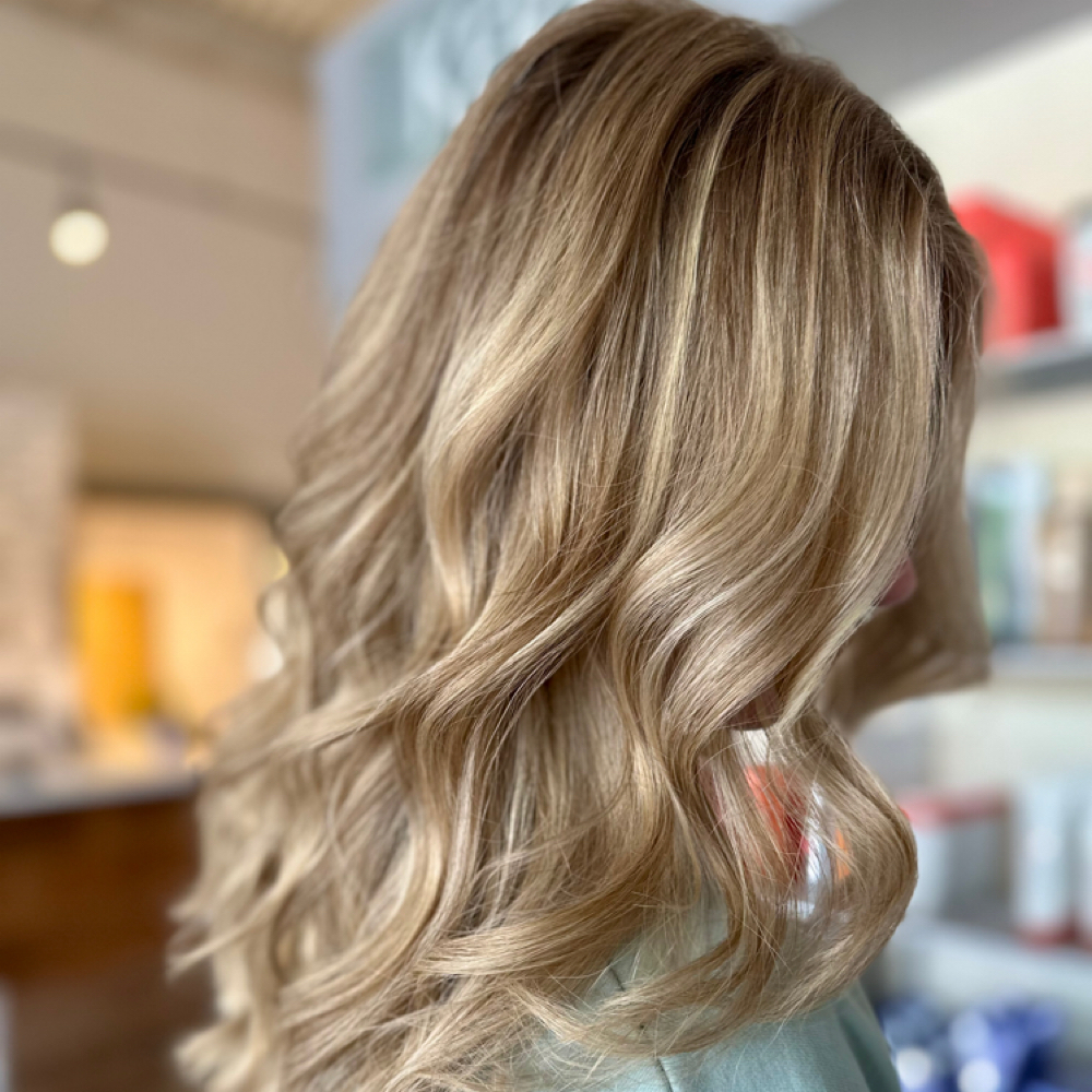 Full Highlights at Mirame Hair Studio in Roundrock, TX